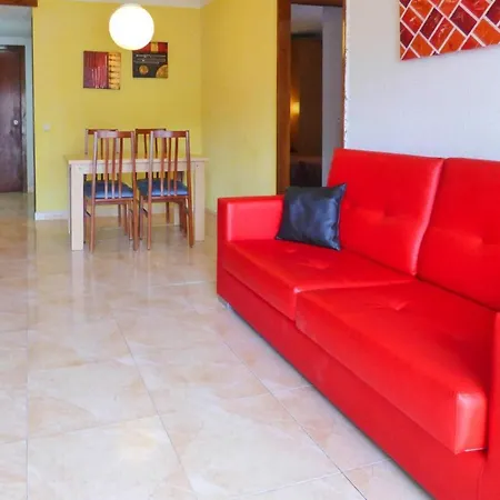 In With A Shared Pool Appartement Calafell